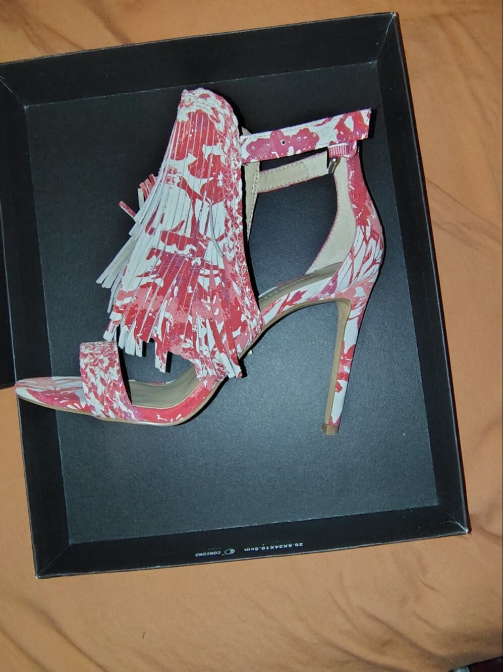 NIB Banana Republic Women's Size 6M Red and White Heels